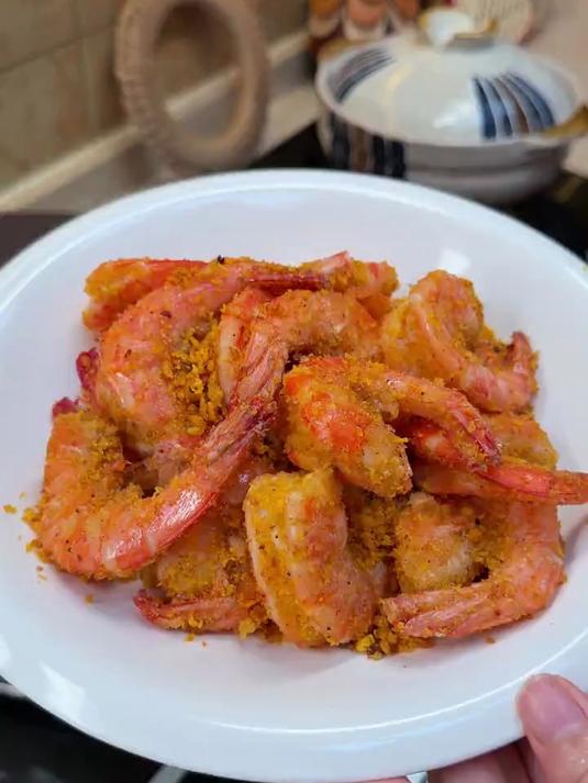 我儿子特喜欢吃避风塘炒虾