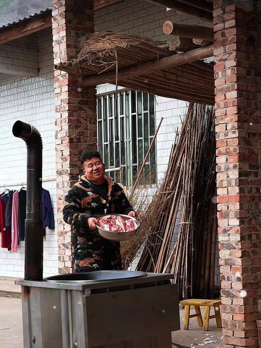 风干酱肉 这个天气正适合做风干肉,今天又做一盆