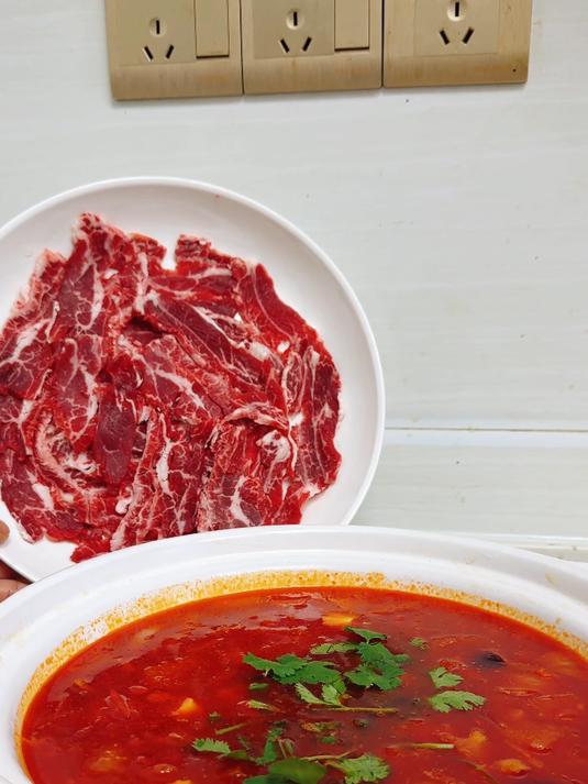 红酸汤牛肉,吃完牛肉用酸汤泡饭,特别开胃好吃