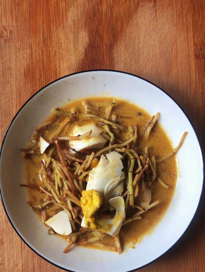 鱼腥草的吃法和做法,分享一道鱼腥草炒咸鸭蛋