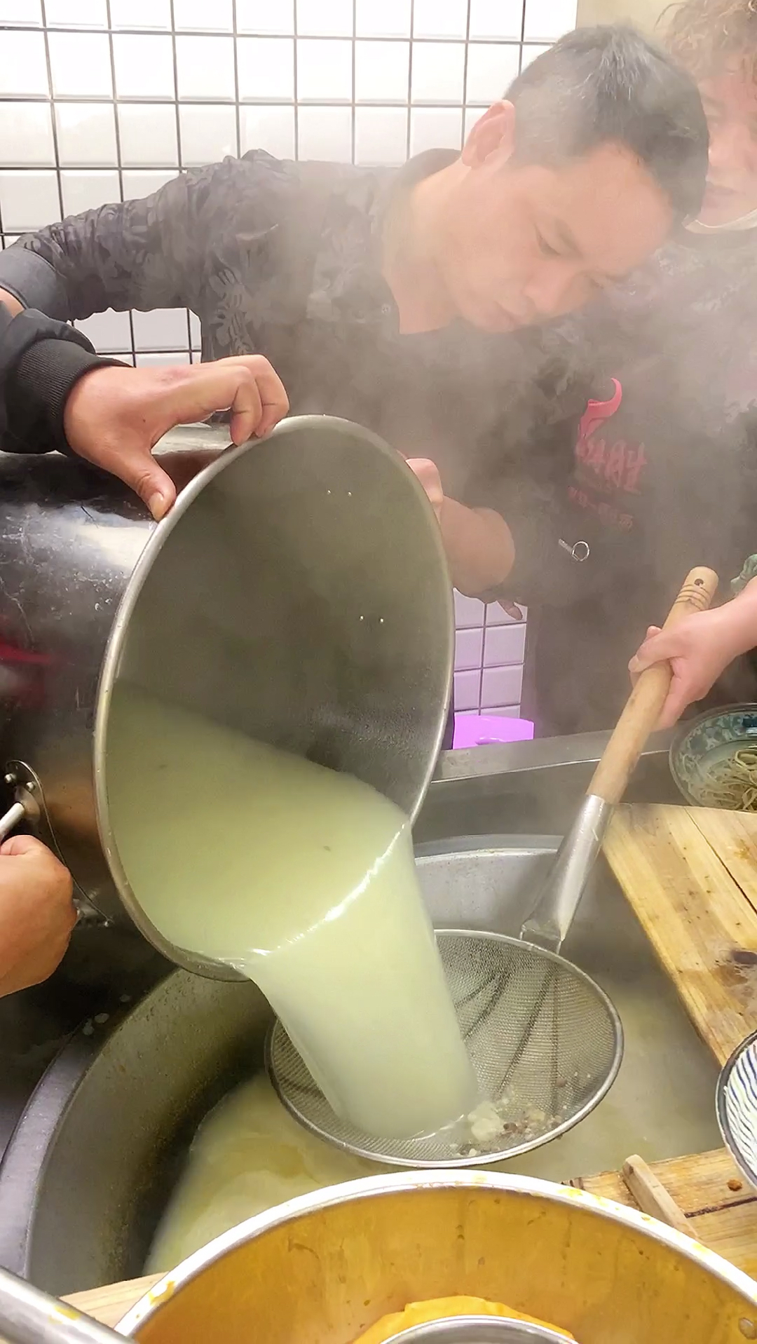 全网迄今最详细的牛肉汤教程,配方比例都告诉你,学会去开店