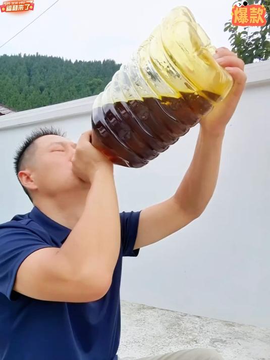农家小榨菜籽油,油烟少,健康美味两不误!