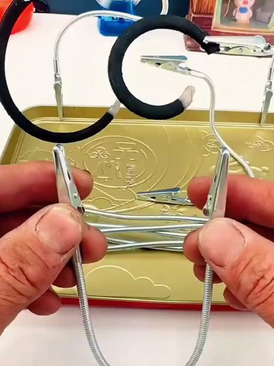 有了双头鳄鱼夹,点蚊香超顺手,断蚊香也能再利用