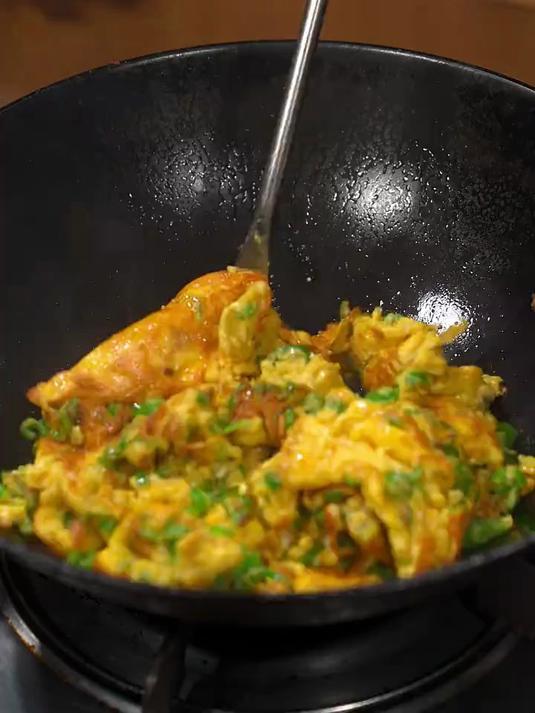 简单美味的家常菜青椒炒鸡蛋