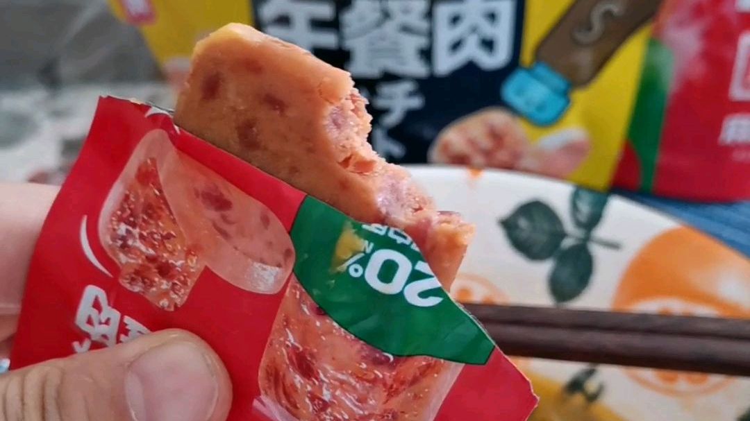 泡面的神仙吃法 太喜欢吃泡面了,最近给泡面找到了一个灵魂伴侣～好好牌午餐肉[色色R][色色