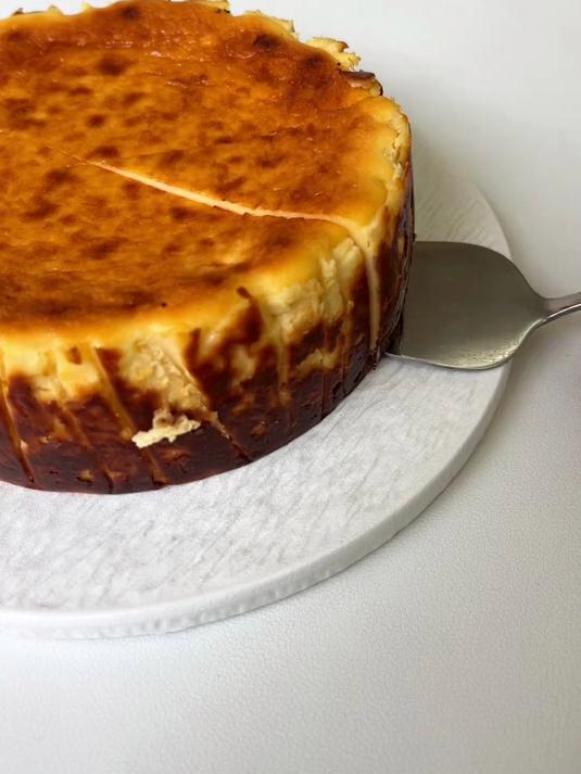 日本国宝级甜品师小山进的原配方,无需奶油的巴斯克芝士蛋糕