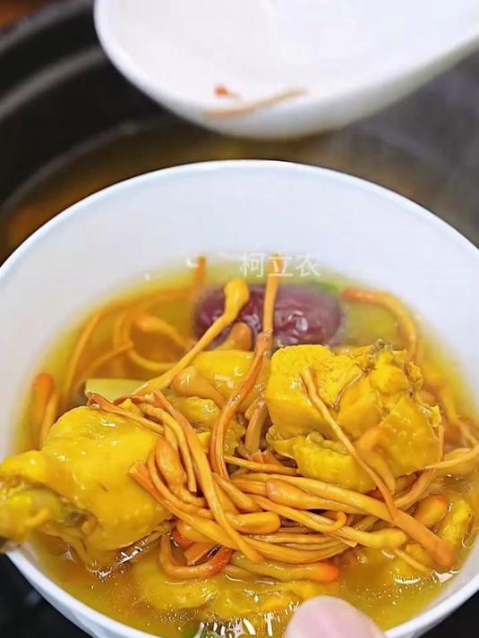 分享个煲汤秘诀,用这虫草花炖鸡超赞