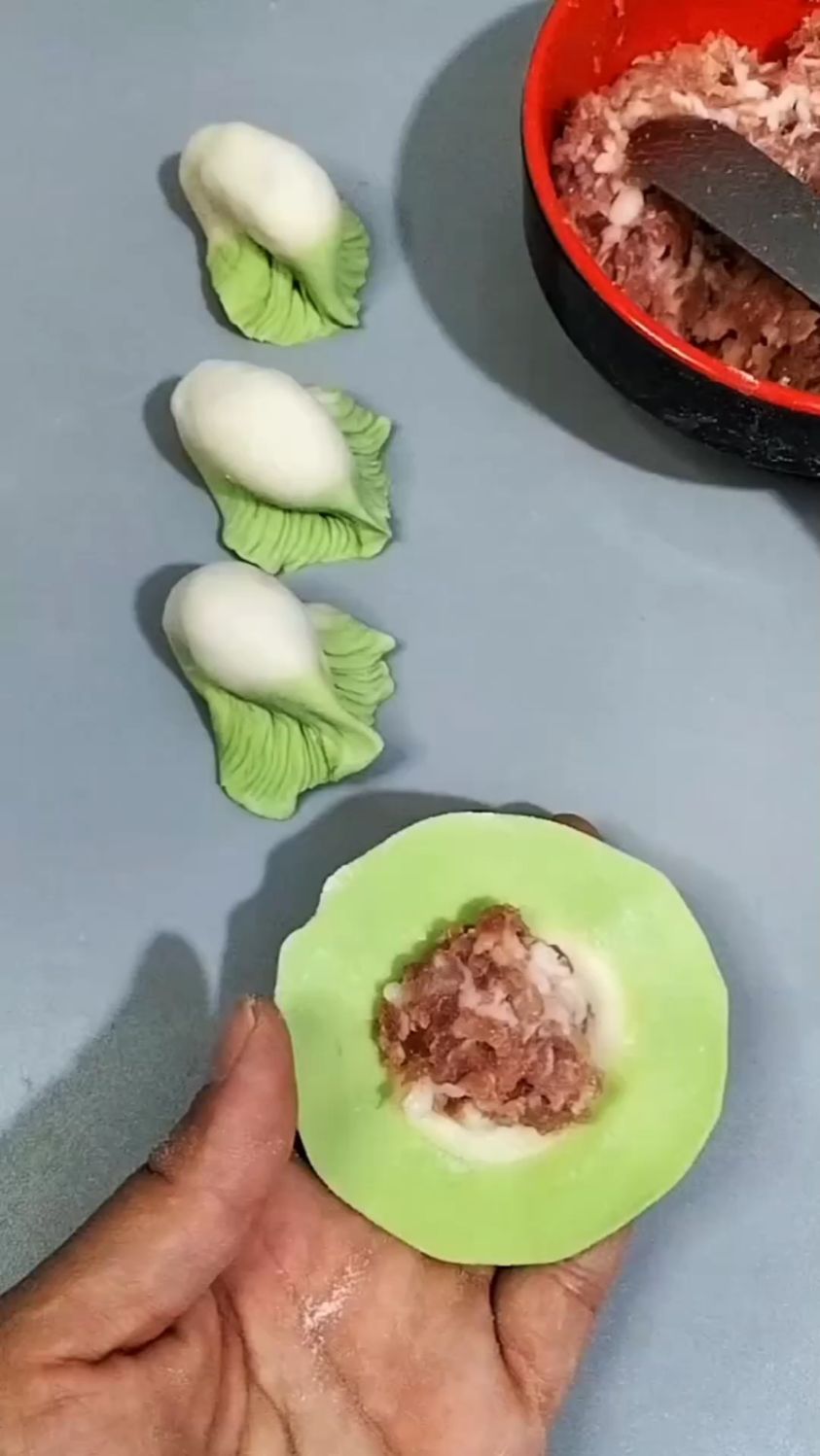 “大白菜”饺子的包法分享给大家。你学会了吗?