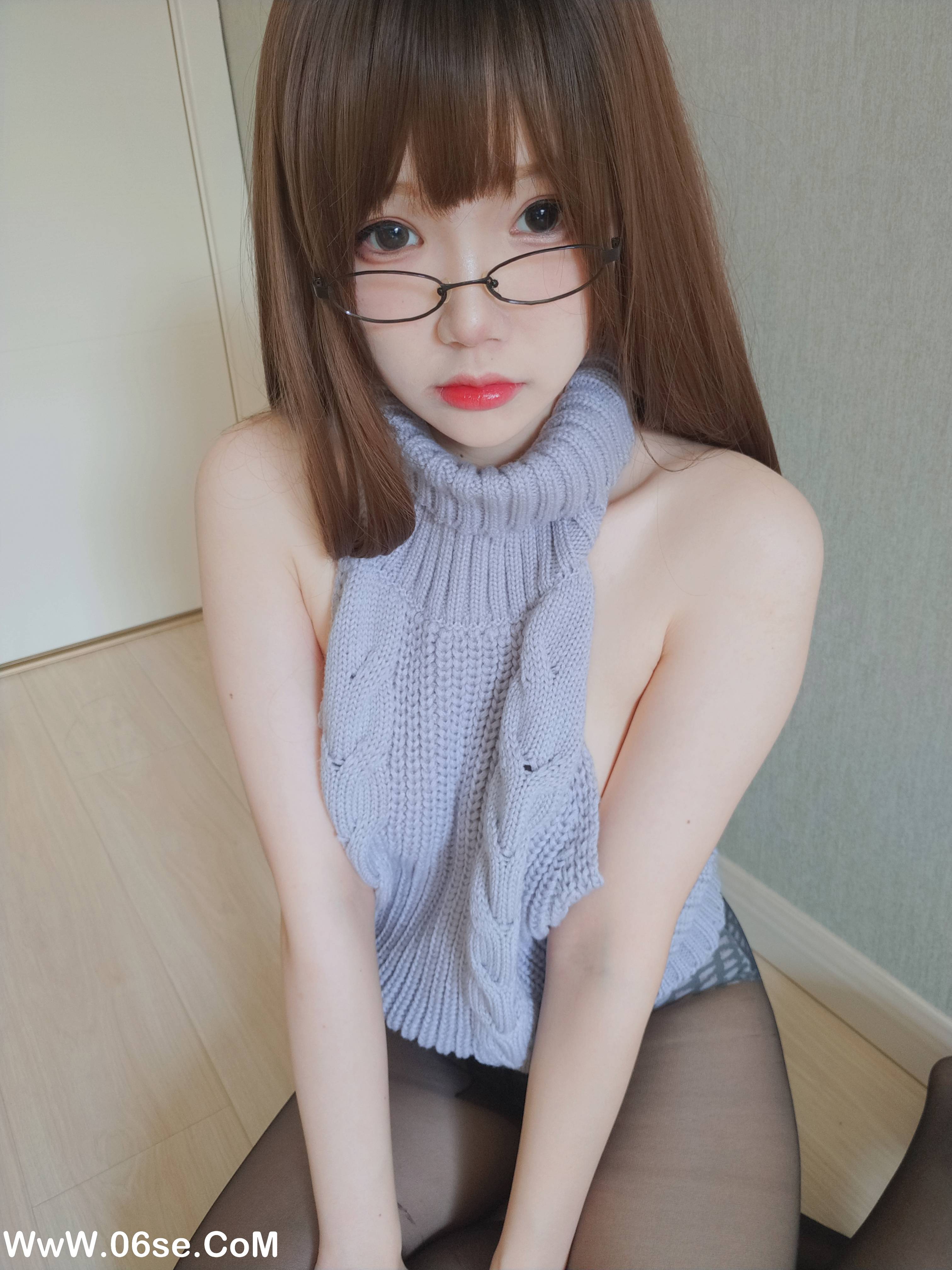 图片[89]-雪晴 – NO.027 黑丝漏背毛衣[156P+38V2.23G]-六色网