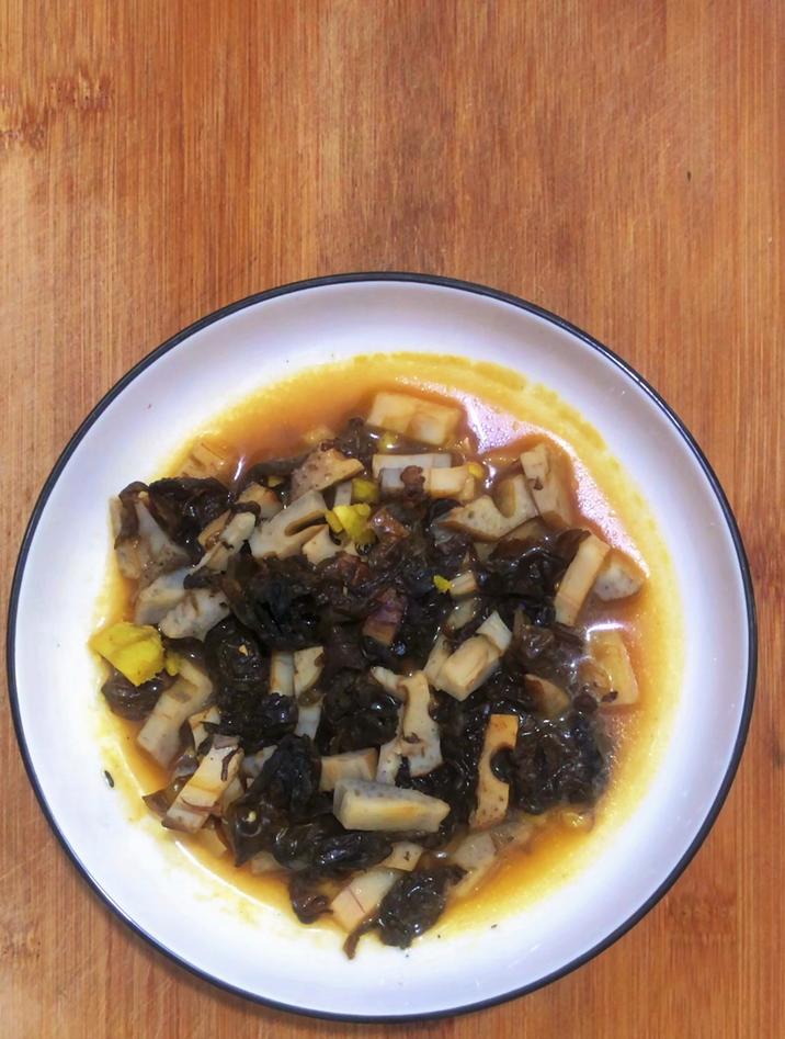 地皮菜的吃法和做法,分享一道地皮菜炒莲藕