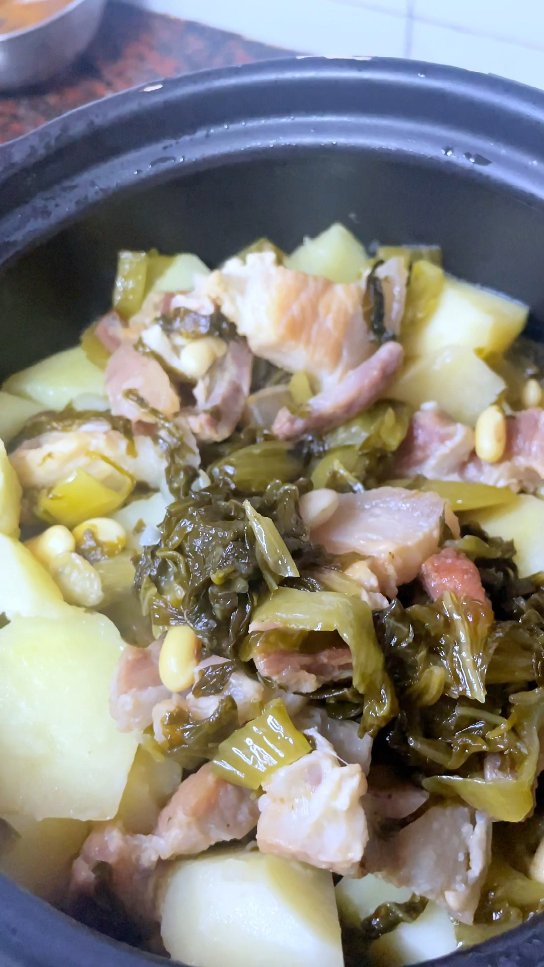 土豆五花肉焖酸菜 妈妈的味道,家常做法