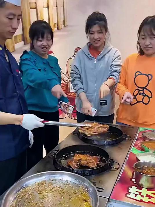 铁板鸡架赚钱吗?低成本创业秘籍,手把手教你制作!