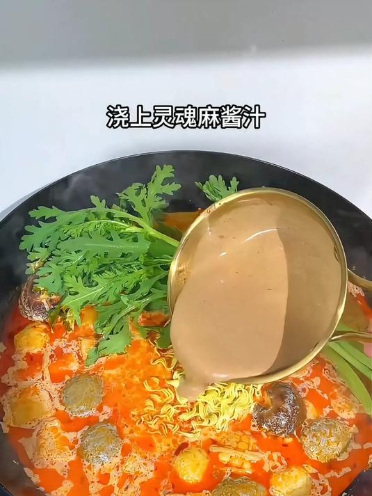 家庭版麻辣烫,做法简单又好吃,真的太香了,连汤汁都喝光光