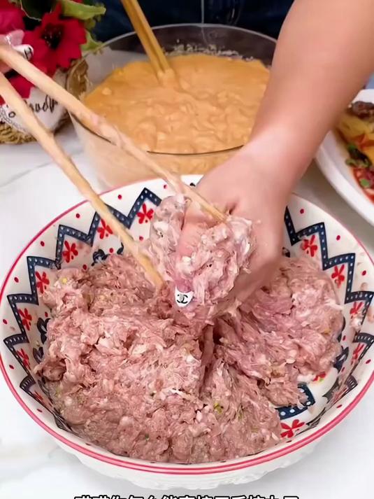 手残党也能做肉丸！这个小工具一压成型，效率拉满，好物种草了