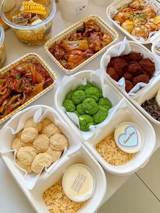 下午茶章鱼小丸子+番茄火锅鸡+蘸酱麻薯