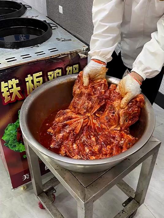 铁板系列,一车通用,六大系列,鱿鱼鸭肠等,酱料腌料一应俱全!