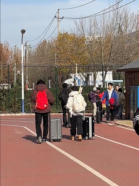 少年啊 你们会乘风破浪的对吗