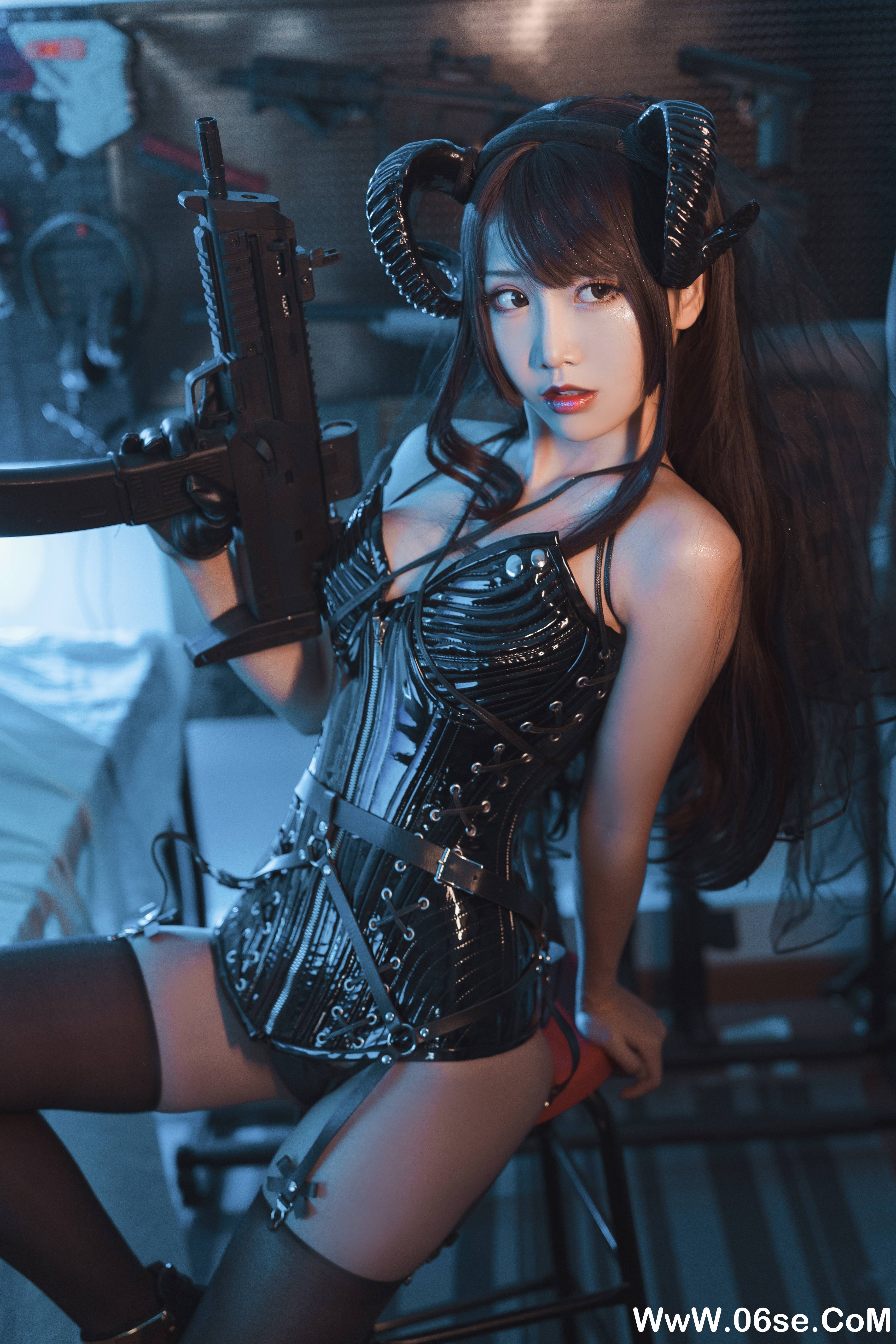 图片[4]-Coser面饼仙儿 NO.122 — 束腰魅魔[28P406M]-六色网