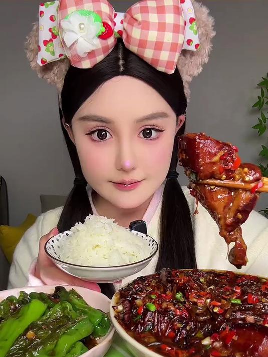深夜放毒家常菜：香辣红烧肉、酸辣土豆丝、豆豉虎皮青椒#家常菜简单又好吃#