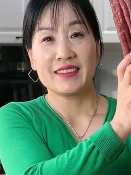 自己做的鸡肉风干肠,太香了关键是吃了不长肉