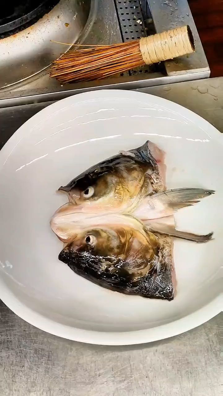 #美食 #真材实料才能做出好味道 #色香味俱全 #剁椒鱼头 接上个视频,教大家如何蒸