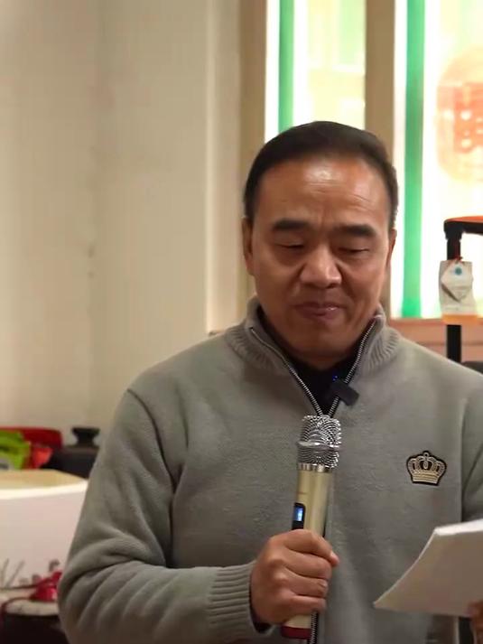 替当兵的粉丝给老人过一次特殊的生日