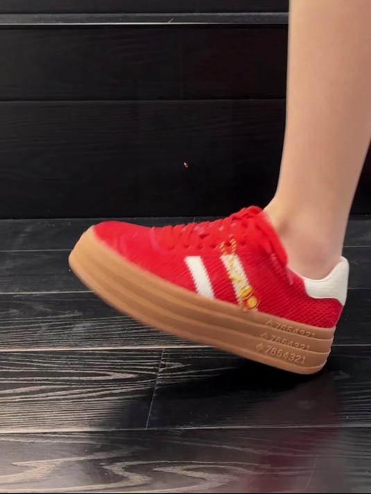 “穿它被误认170……松糕鞋玄机在鞋底”