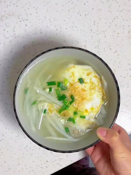 鸡蛋萝卜汤