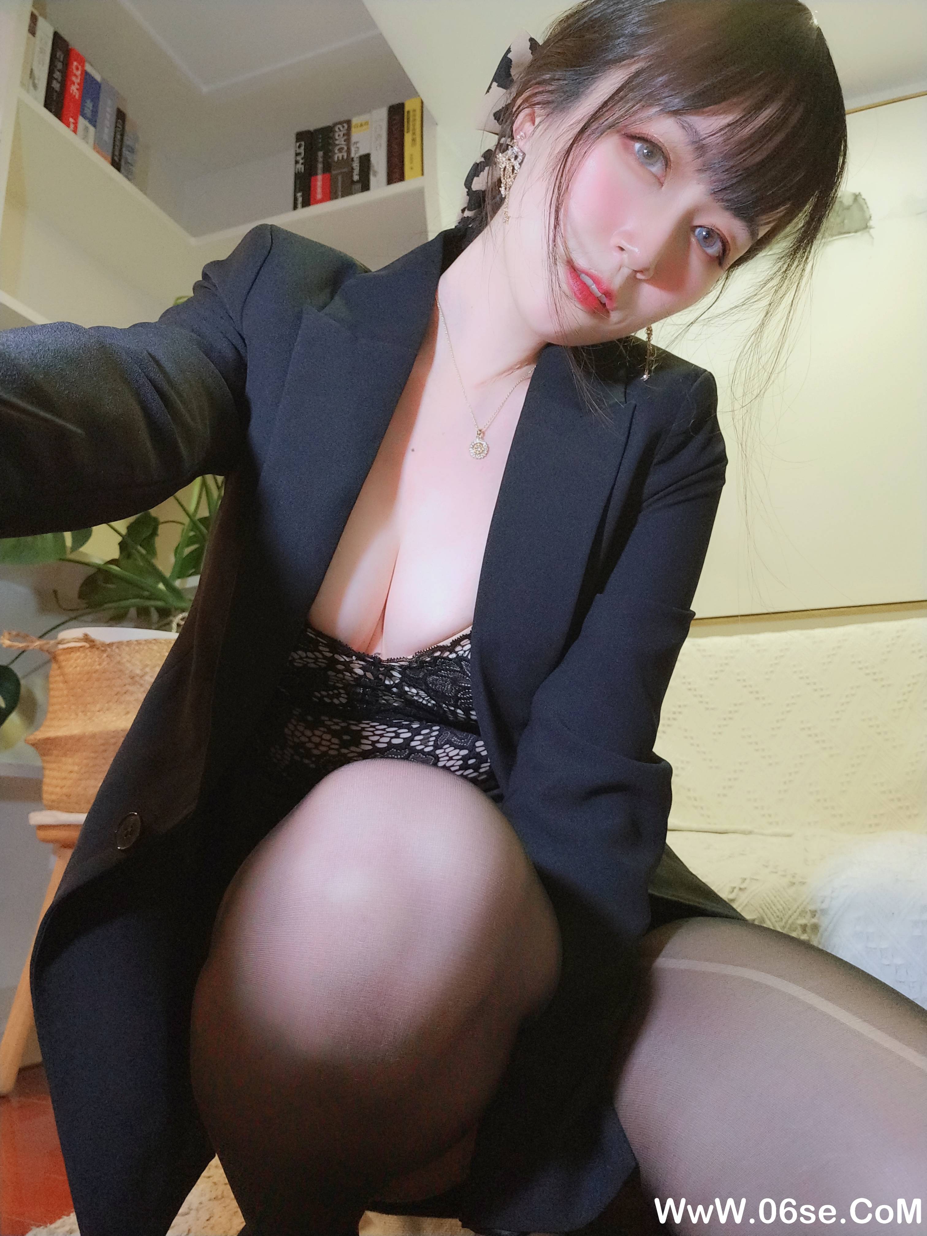 图片[35]-Coser小姐姐白银 NO.098– 酒后女秘书 [70P+2V627M]-六色网