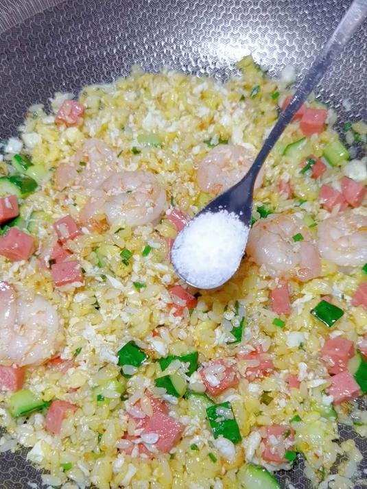 蛋炒饭这样做隔壁小孩都馋哭了