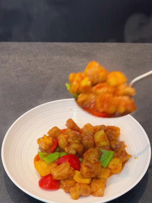 菠萝咕咾肉的家庭做法！#踢开世界的门#
