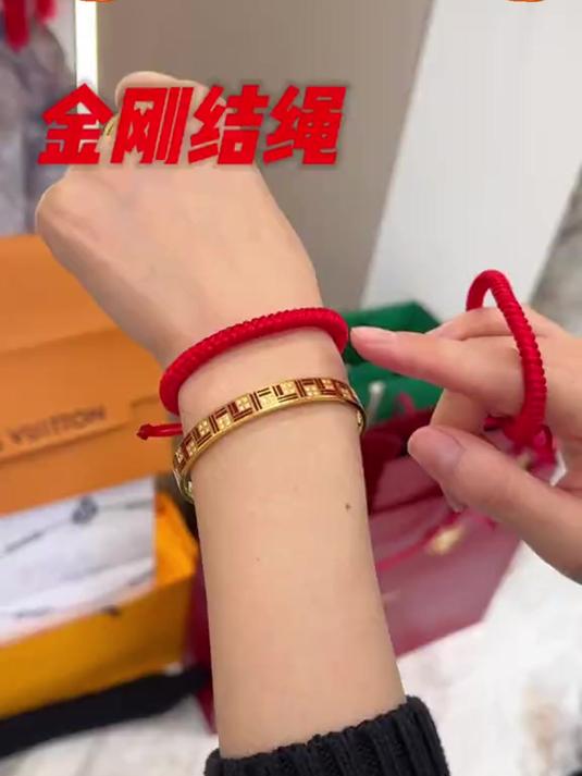 非金属布艺手链,精致小巧,快来选购吧!