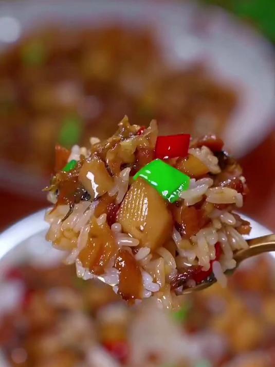 香辣脆爽的外婆菜炒藕丁