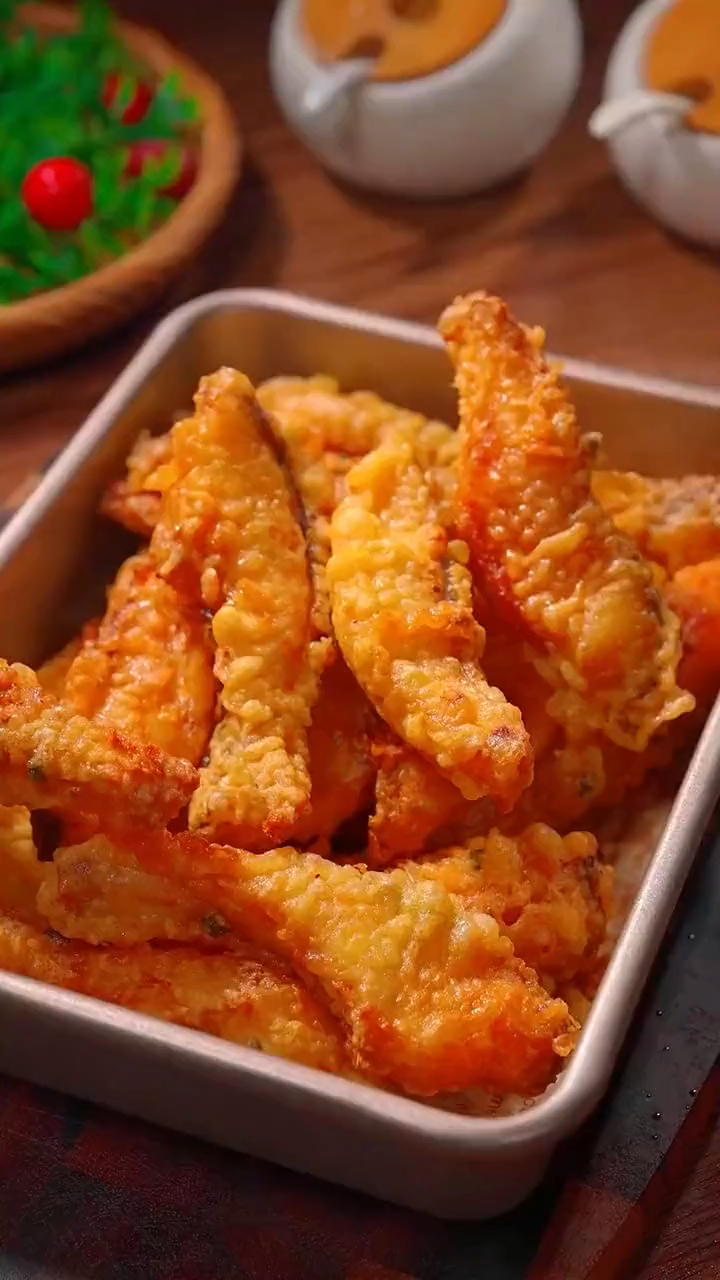 炸鱼块你就像我这样做,酥脆滑嫩,真的太好吃了,还没上桌就没抢光了