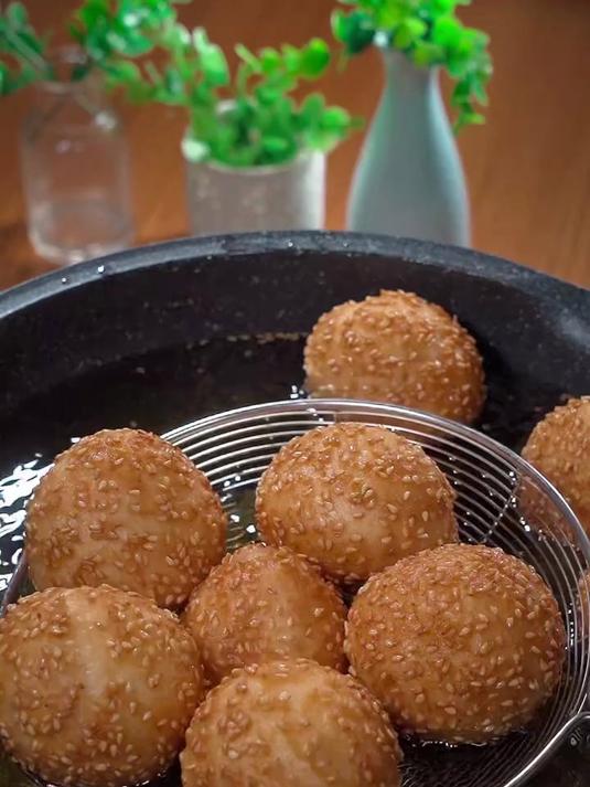 小孩子爱吃的炸麻团
