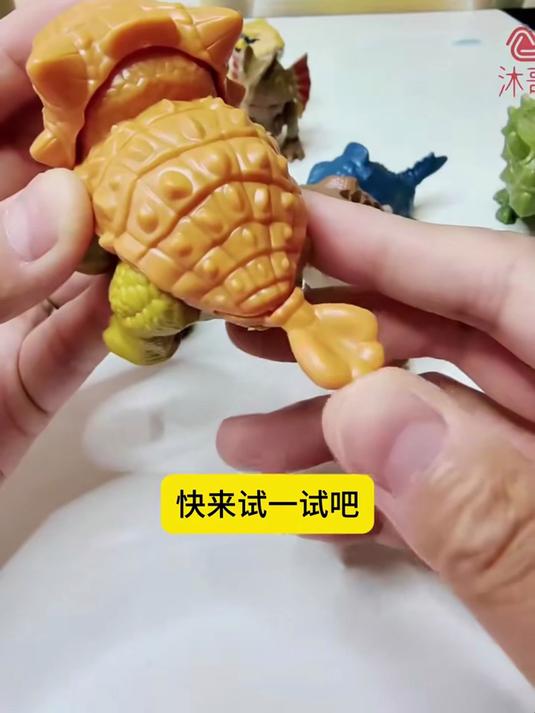 超萌咬指小恐龙,咬手不疼超可爱,爱到心坎里啦!