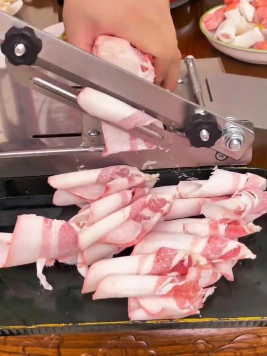 有了它在家就能轻松自制牛羊肉卷,以后吃火锅也太方便了