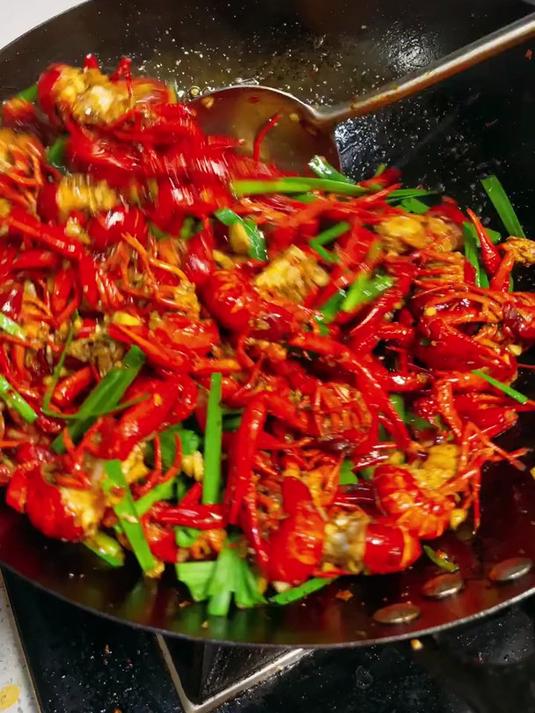 麻辣小龙虾,蒜蓉小龙虾,家庭版小龙虾,好吃的小龙虾都来了
