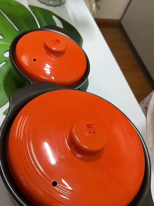 这个砂锅太棒了,像我这样喜欢喝汤的,用它煲汤煲粥口感都特别好