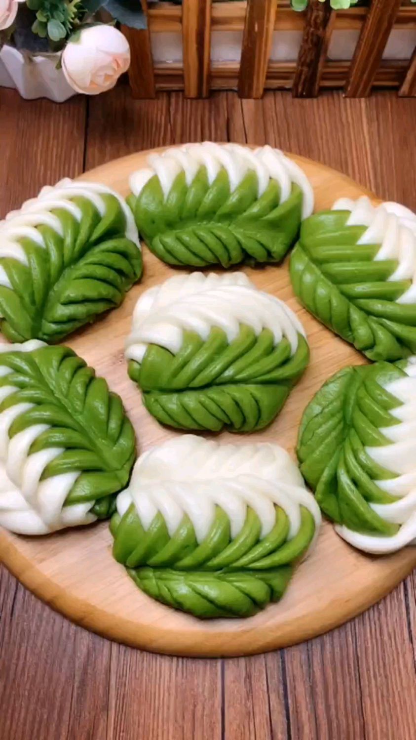今天我用菠菜汁做了好看又好吃的花卷,一家人都喜欢,一起来做吧