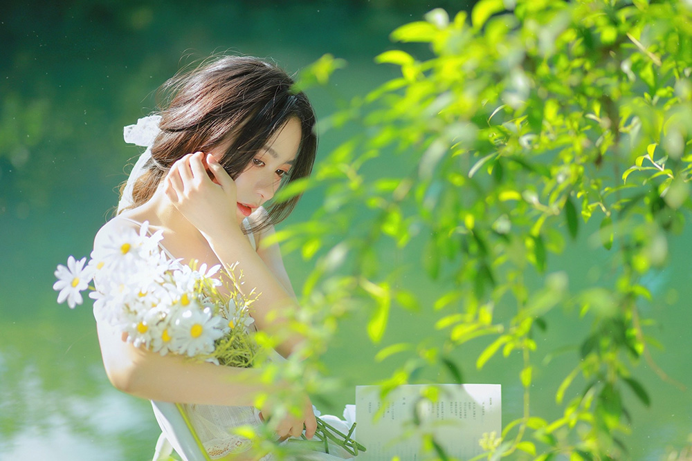 图片[4]-会发光的少女-六色网