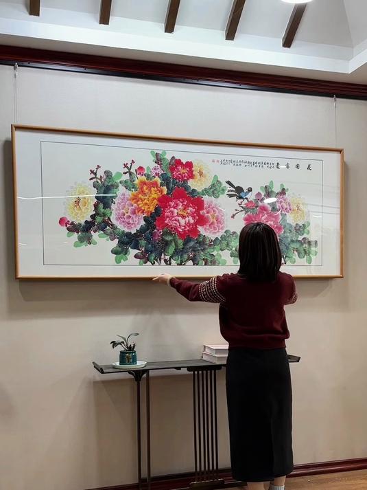 客厅沙发背景墙挂画推荐这幅牡丹画