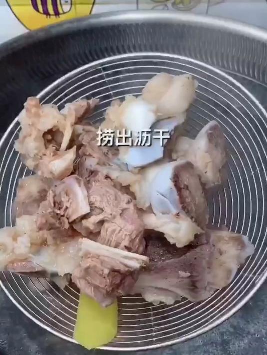 家常快手海带炖排骨汤:简单操作,全家都爱喝