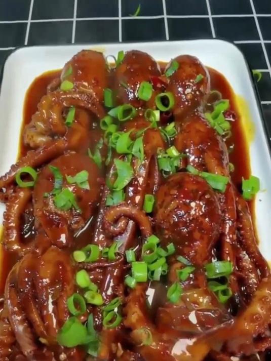 情侣约会点热卖八爪鱼,爱与美味在舌尖共舞升温
