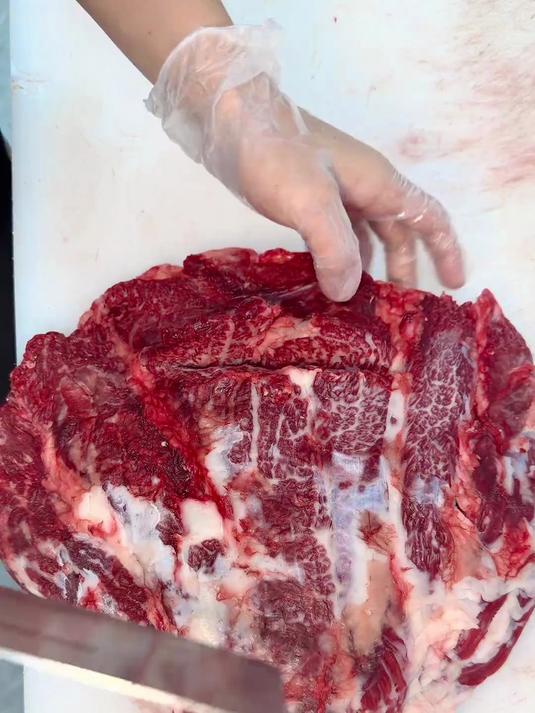 有没有人认识这个牛是什么品种呀？#雪花牛肉##没事#