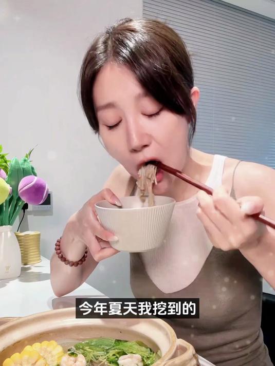 吃的干净真的会so！连吃一夏天都不会腻的椰子水煮菜赶快学起来！