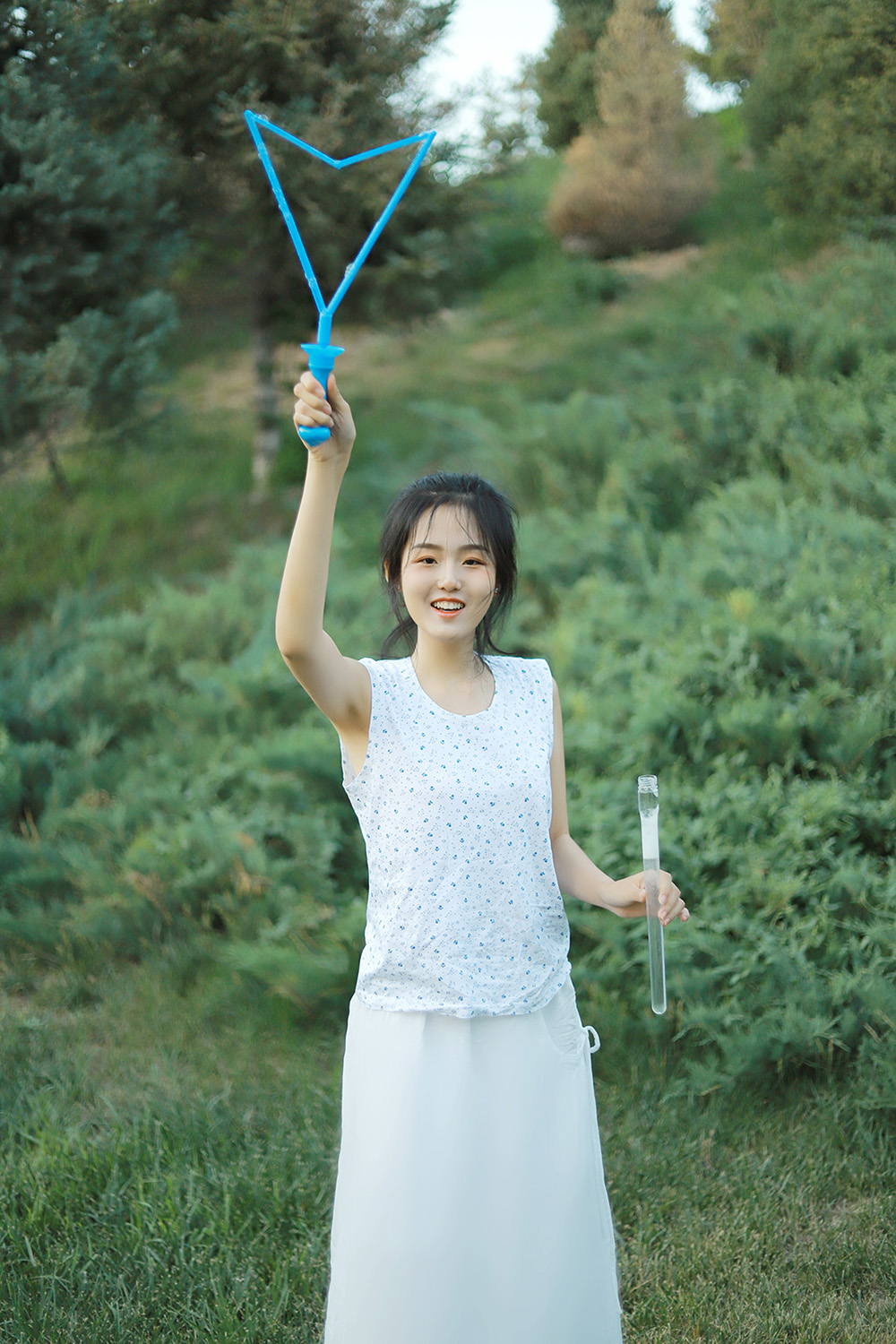 图片[11]-吹泡泡的女孩-六色网