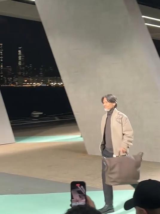 爱马仕 将 2025 秋冬男装系列移师香港办秀「冯德伦」