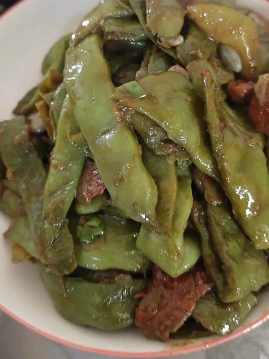 地道东北菜油豆角炖肉香迷糊了