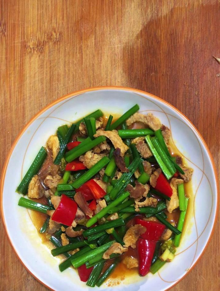 韭菜花的制作方法,分享一道韭菜花炒肉